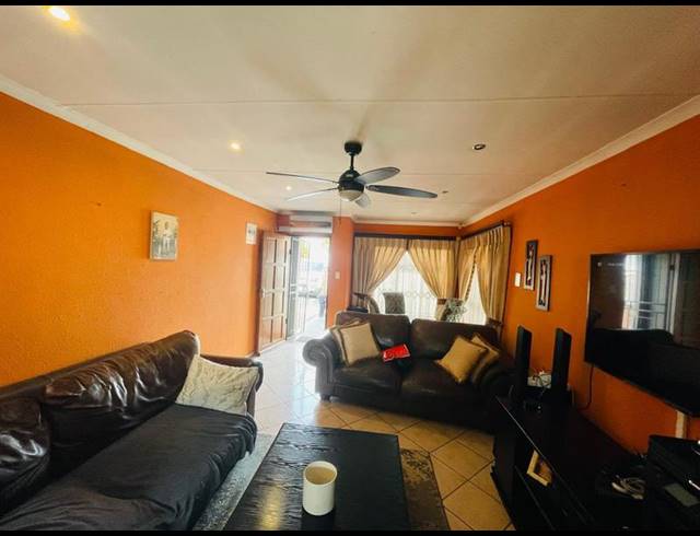 2 BEDROOM HOUSE FOR SALE IN CLAYVILLE